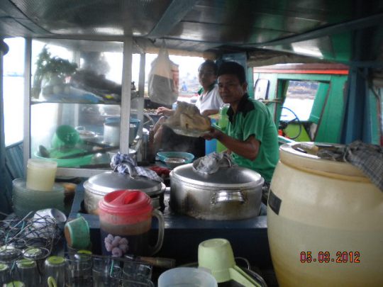 Penjual di Warung Tatamba Lapar